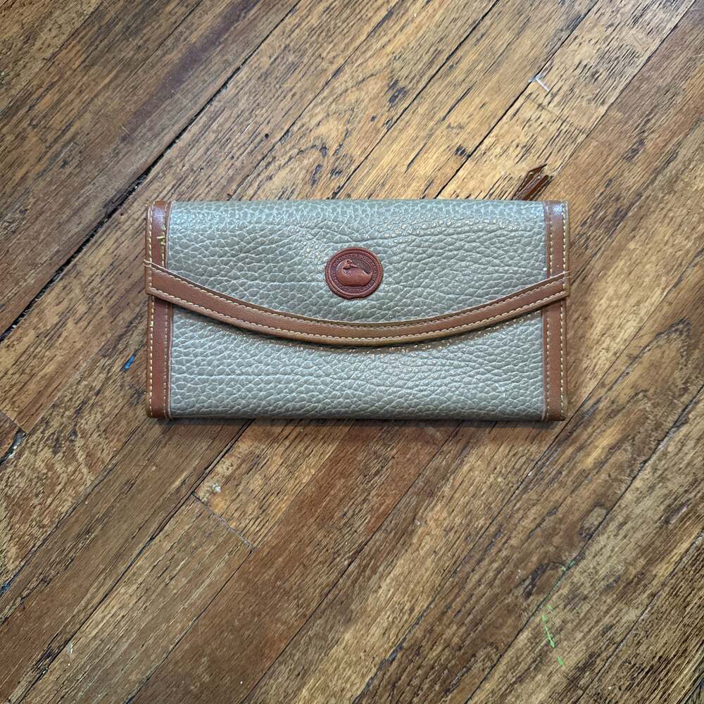 Dooney & Bourke Pebbled Leather Beige Tan Womens Wallet Vintage 90's Used Read
